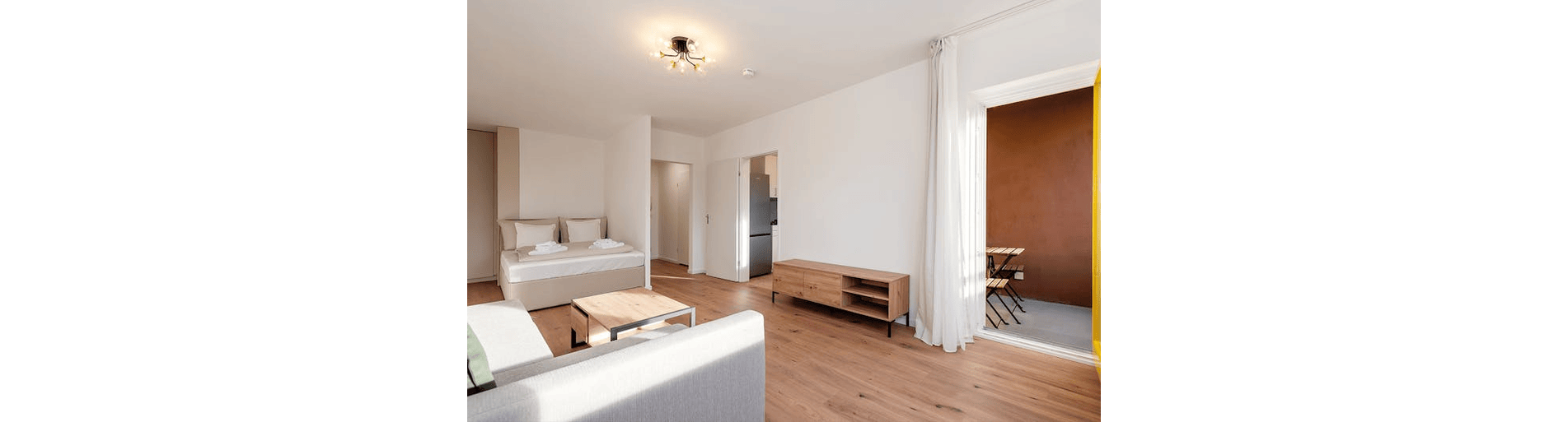 Modern Renovated Studio with Balcony in Central Kreuzberg.